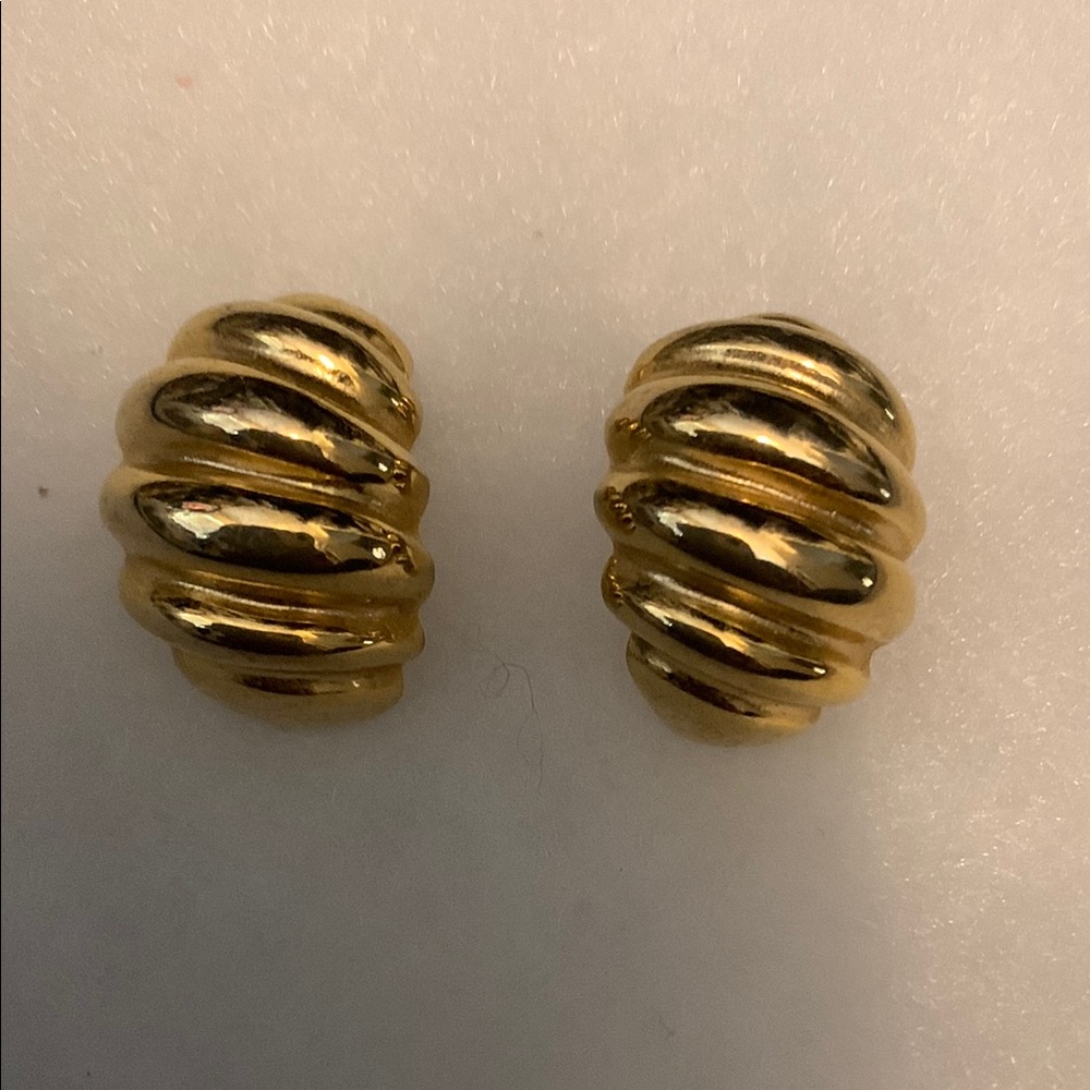 Gold-Tone Ribbed Earrings